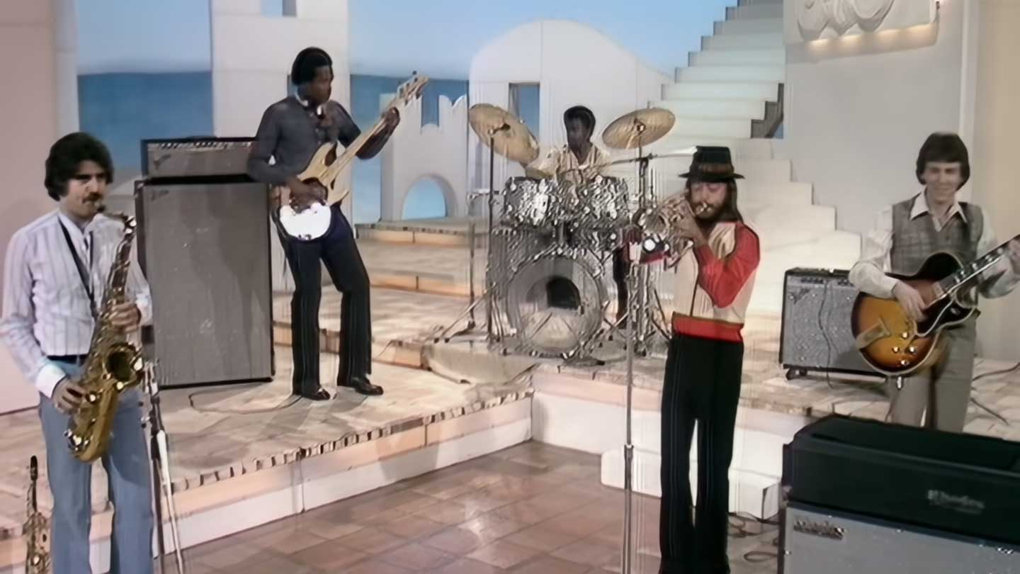 Charles Meeks’ Bass Drives Chuck Mangione’s 1979 Live Performance of “Feels So Good”